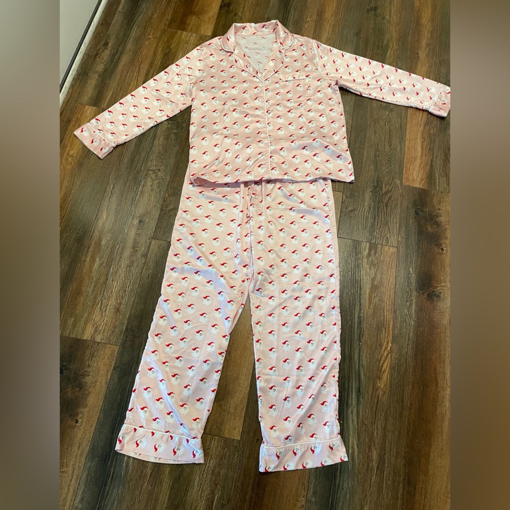 Satin Pajamas, vintage Santa pattern. Excellent condition